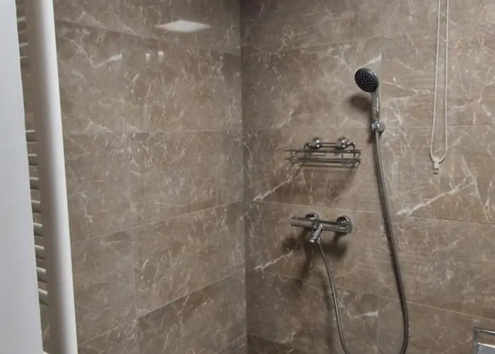 Arijela Hiska, Oaza Sprostitve V Terme Catez, Slovenija Tatil Evi *